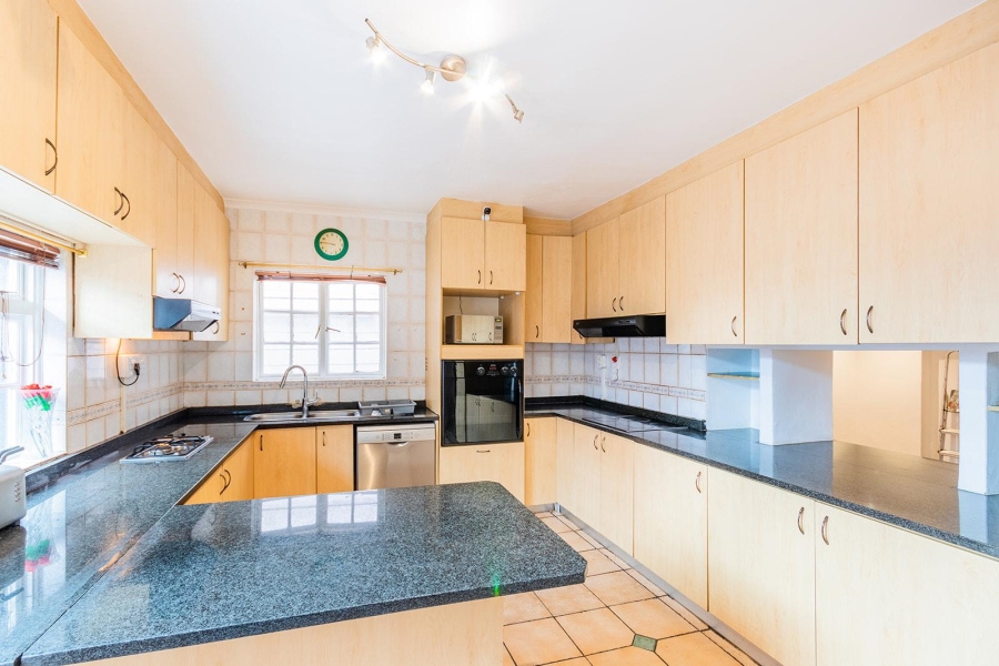 To Let 12 Bedroom Property for Rent in Bo Kaap Western Cape